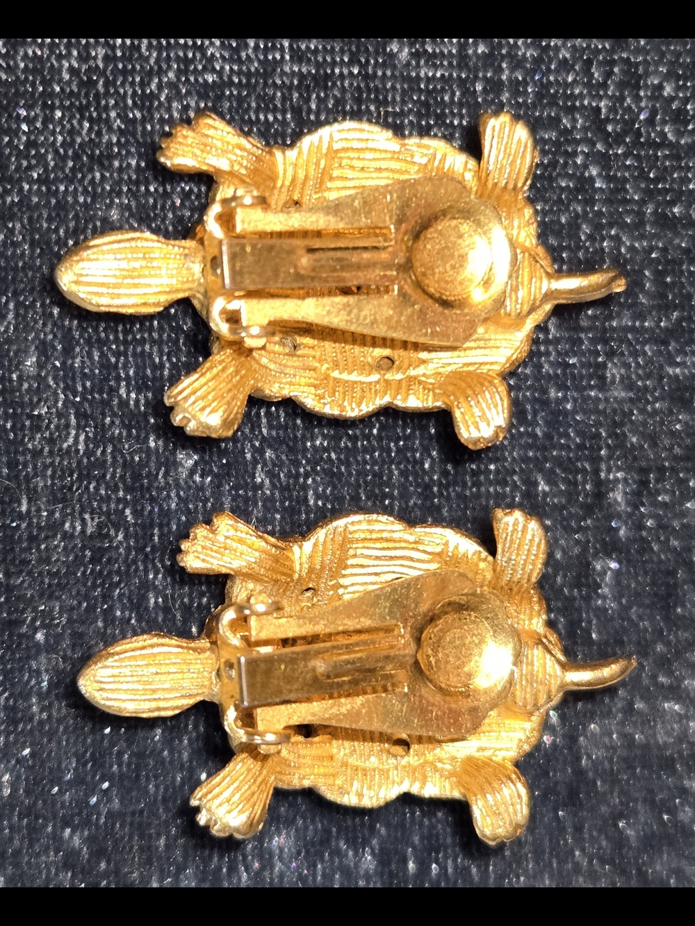 ‼️SOLD‼️Vintage Golden Turtle Clip-On Earrings With Multi Colored Rhinestones - Picture 6 of 8